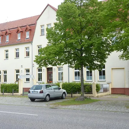Konukevi Maerkische Bauernstube 3*